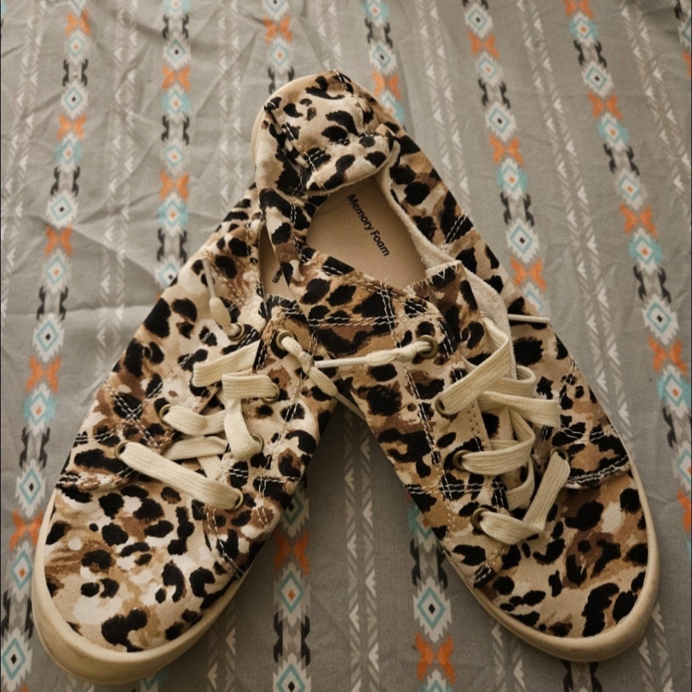 Women Flat Sneakers